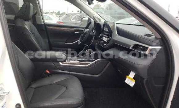 Buy Used Toyota Highlander White Car in Accra in Greater Accra Buy Used Toyota Highlander White Car in Accra in Greater Accra