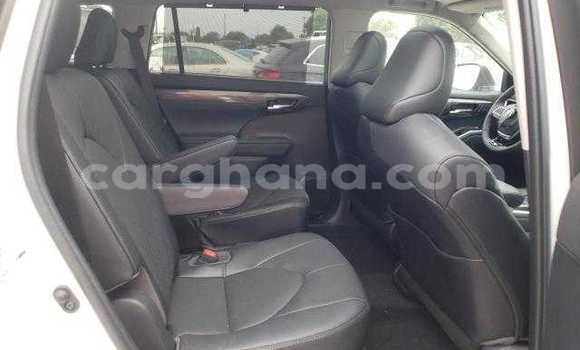Buy Used Toyota Highlander White Car in Accra in Greater Accra Buy Used Toyota Highlander White Car in Accra in Greater Accra