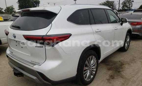 Buy Used Toyota Highlander White Car in Accra in Greater Accra Buy Used Toyota Highlander White Car in Accra in Greater Accra