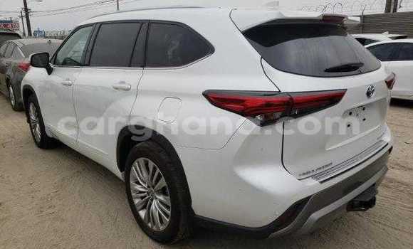 Buy Used Toyota Highlander White Car in Accra in Greater Accra Buy Used Toyota Highlander White Car in Accra in Greater Accra