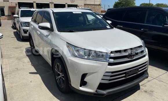 Buy Used Toyota Highlander White Car in Accra in Greater Accra