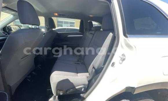 Buy Used Toyota Highlander White Car in Accra in Greater Accra Buy Used Toyota Highlander White Car in Accra in Greater Accra