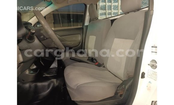 Sayi Imported Mitsubishi L200 White Mota in Import - Dubai a Ashanti Sayi Imported Mitsubishi L200 White Mota in Import - Dubai a Ashanti