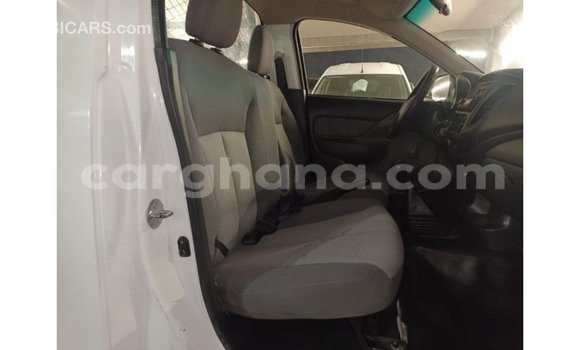 Sayi Imported Mitsubishi L200 White Mota in Import - Dubai a Ashanti Sayi Imported Mitsubishi L200 White Mota in Import - Dubai a Ashanti
