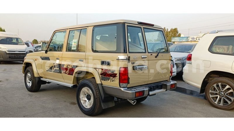 Big with watermark toyota land cruiser ashanti import dubai 48458