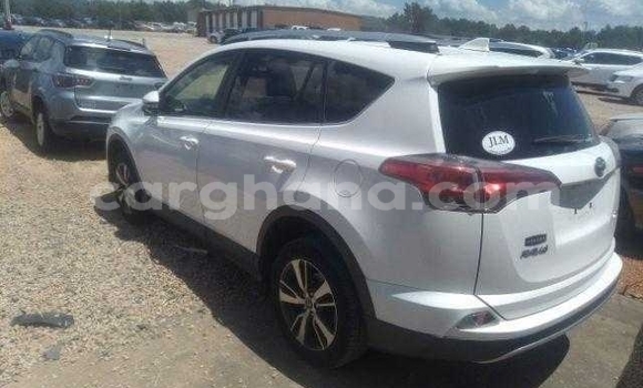 Buy Used Toyota RAV4 White Car in Accra in Greater Accra Buy Used Toyota RAV4 White Car in Accra in Greater Accra