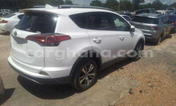 Buy Used Toyota RAV4 White Car in Accra in Greater Accra Buy Used Toyota RAV4 White Car in Accra in Greater Accra