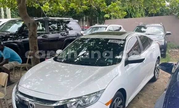 Sayi Na hannu Honda Civic White Mota in Accra a Greater Accra Sayi Na hannu Honda Civic White Mota in Accra a Greater Accra