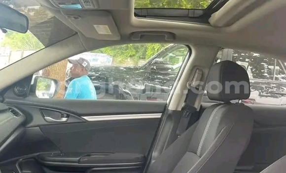 Sayi Na hannu Honda Civic White Mota in Accra a Greater Accra Sayi Na hannu Honda Civic White Mota in Accra a Greater Accra