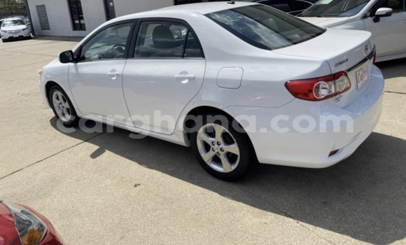 Sayi Na hannu Toyota Corolla White Mota in Accra a Greater Accra Sayi Na hannu Toyota Corolla White Mota in Accra a Greater Accra