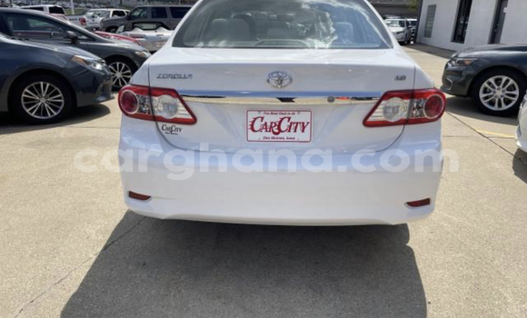 Sayi Na hannu Toyota Corolla White Mota in Accra a Greater Accra Sayi Na hannu Toyota Corolla White Mota in Accra a Greater Accra