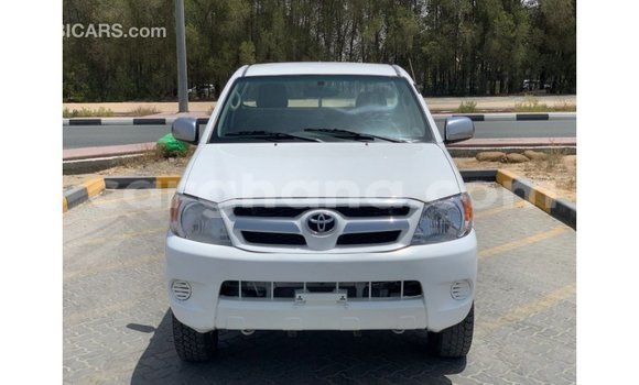 Ra Imported Toyota Hilux funfun Ọkọ̀ in Import - Dubai ni Ashanti Ra Imported Toyota Hilux funfun Ọkọ̀ in Import - Dubai ni Ashanti