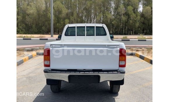 Ra Imported Toyota Hilux funfun Ọkọ̀ in Import - Dubai ni Ashanti Ra Imported Toyota Hilux funfun Ọkọ̀ in Import - Dubai ni Ashanti