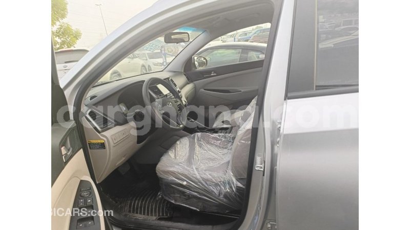 Big with watermark hyundai tucson ashanti import dubai 48499