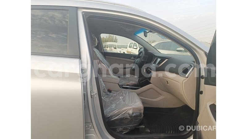 Big with watermark hyundai tucson ashanti import dubai 48499