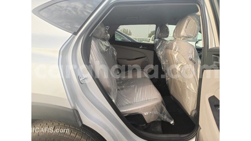 Big with watermark hyundai tucson ashanti import dubai 48499