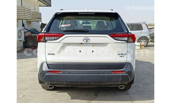 Buy Import Toyota 4Runner White Car in Import - Dubai in Ashanti Buy Import Toyota 4Runner White Car in Import - Dubai in Ashanti