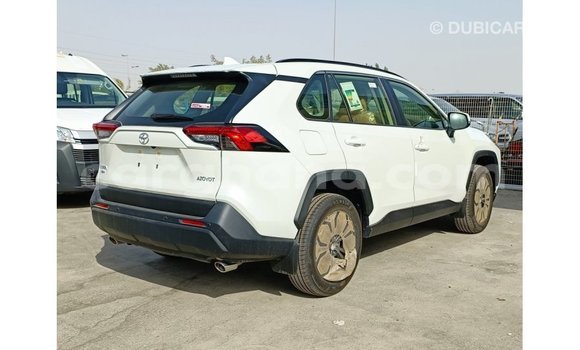 Buy Import Toyota 4Runner White Car in Import - Dubai in Ashanti Buy Import Toyota 4Runner White Car in Import - Dubai in Ashanti