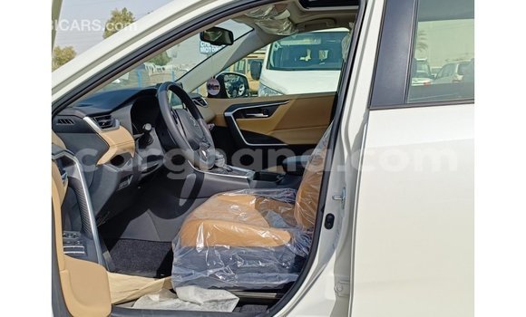 Buy Import Toyota 4Runner White Car in Import - Dubai in Ashanti Buy Import Toyota 4Runner White Car in Import - Dubai in Ashanti