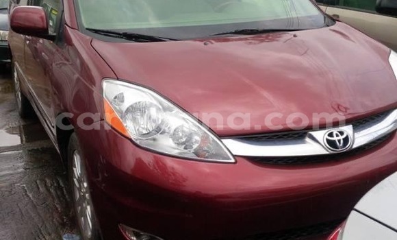 Sayi Na hannu Toyota Sienna Red Mota in Accra a Greater Accra Sayi Na hannu Toyota Sienna Red Mota in Accra a Greater Accra