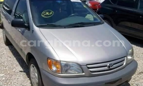 Buy Used Toyota Sienna Silver Car in Accra in Greater Accra