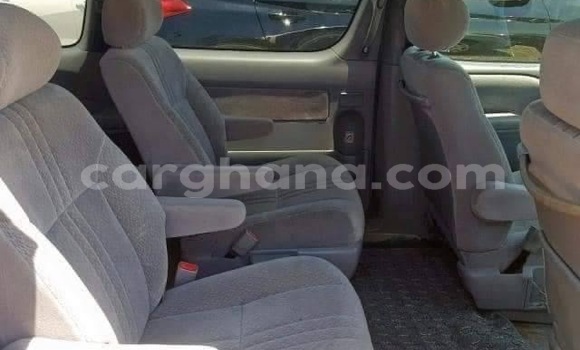 Sayi Na hannu Toyota Sienna Azurfa Mota in Accra a Greater Accra Sayi Na hannu Toyota Sienna Azurfa Mota in Accra a Greater Accra