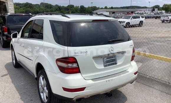 Sayi Na hannu Mercedes‒Benz ML–Class White Mota in Accra a Greater Accra Sayi Na hannu Mercedes‒Benz ML–Class White Mota in Accra a Greater Accra