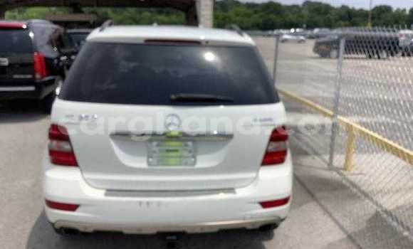 Sayi Na hannu Mercedes‒Benz ML–Class White Mota in Accra a Greater Accra Sayi Na hannu Mercedes‒Benz ML–Class White Mota in Accra a Greater Accra
