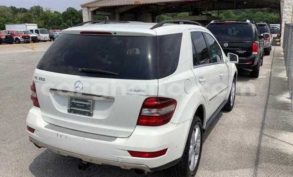 Sayi Na hannu Mercedes‒Benz ML–Class White Mota in Accra a Greater Accra Sayi Na hannu Mercedes‒Benz ML–Class White Mota in Accra a Greater Accra