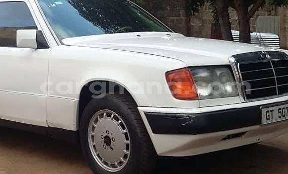 Ra Àlòkù Mercedes-Benz C180 coupe funfun Ọkọ̀ in Accra ni Greater Accra Ra Àlòkù Mercedes-Benz C180 coupe funfun Ọkọ̀ in Accra ni Greater Accra