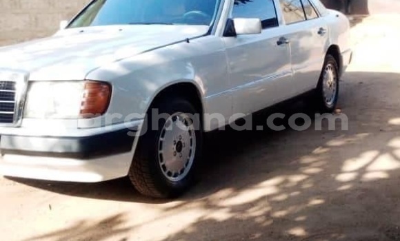 Ra Àlòkù Mercedes-Benz C180 coupe funfun Ọkọ̀ in Accra ni Greater Accra Ra Àlòkù Mercedes-Benz C180 coupe funfun Ọkọ̀ in Accra ni Greater Accra