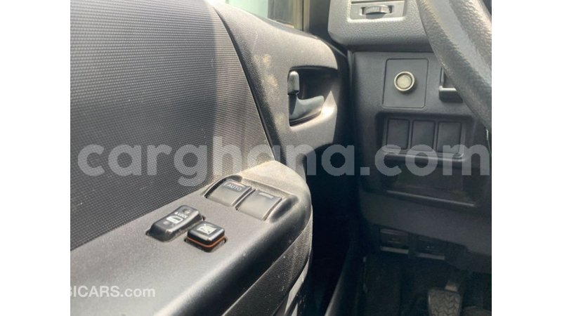 Big with watermark toyota hiace ashanti import dubai 48539