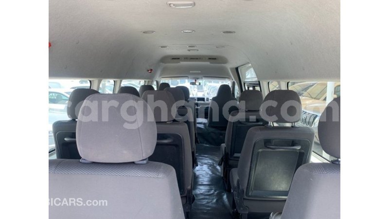 Big with watermark toyota hiace ashanti import dubai 48539