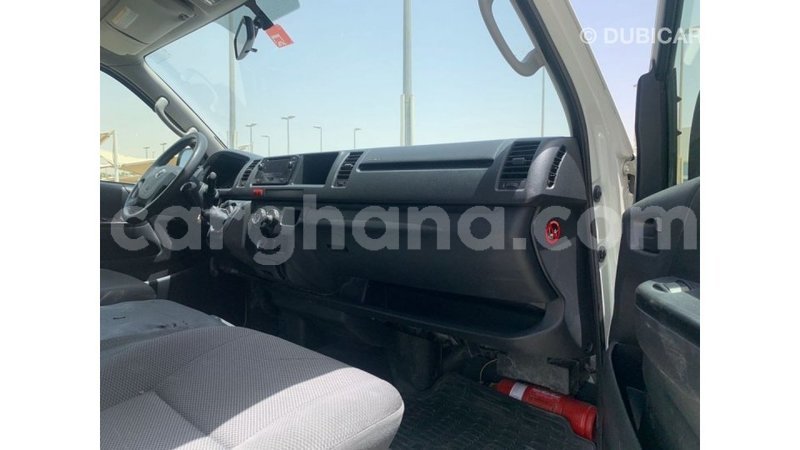 Big with watermark toyota hiace ashanti import dubai 48539