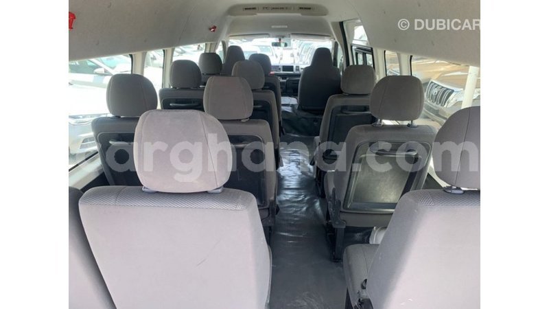 Big with watermark toyota hiace ashanti import dubai 48539