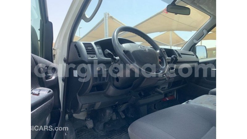 Big with watermark toyota hiace ashanti import dubai 48539