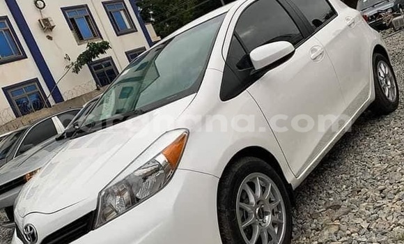 Sayi Na hannu Toyota Yaris White Mota in Accra a Greater Accra Sayi Na hannu Toyota Yaris White Mota in Accra a Greater Accra
