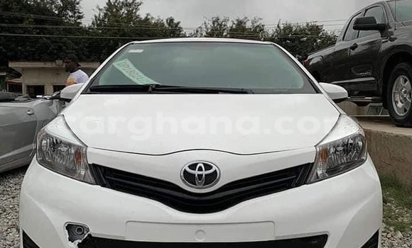 Sayi Na hannu Toyota Yaris White Mota in Accra a Greater Accra Sayi Na hannu Toyota Yaris White Mota in Accra a Greater Accra