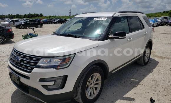 Sayi Na hannu Ford Explorer White Mota in Accra a Greater Accra