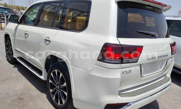 Ra Àlòkù Toyota Land Cruiser funfun Ọkọ̀ in Accra ni Greater Accra Ra Àlòkù Toyota Land Cruiser funfun Ọkọ̀ in Accra ni Greater Accra