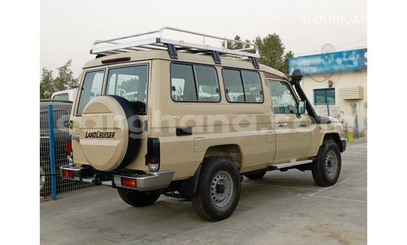 Buy Import Toyota Land Cruiser Beige Car in Import - Dubai in Ashanti Buy Import Toyota Land Cruiser Beige Car in Import - Dubai in Ashanti