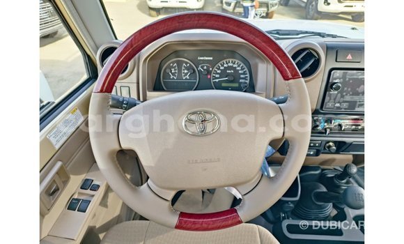 Buy Import Toyota Land Cruiser Beige Car in Import - Dubai in Ashanti Buy Import Toyota Land Cruiser Beige Car in Import - Dubai in Ashanti