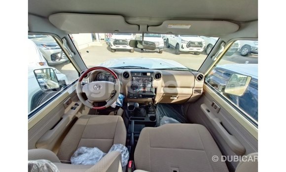 Buy Import Toyota Land Cruiser Beige Car in Import - Dubai in Ashanti Buy Import Toyota Land Cruiser Beige Car in Import - Dubai in Ashanti