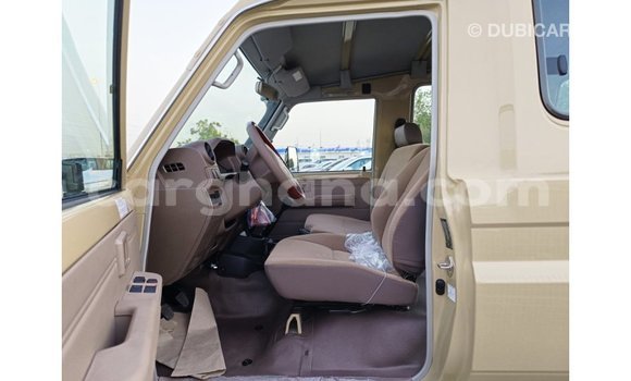 Buy Import Toyota Land Cruiser Beige Car in Import - Dubai in Ashanti Buy Import Toyota Land Cruiser Beige Car in Import - Dubai in Ashanti