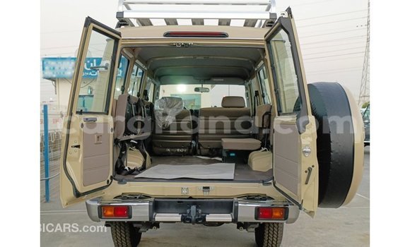 Buy Import Toyota Land Cruiser Beige Car in Import - Dubai in Ashanti Buy Import Toyota Land Cruiser Beige Car in Import - Dubai in Ashanti