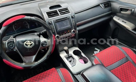 Sayi Na hannu Toyota Camry Red Mota in Accra a Greater Accra Sayi Na hannu Toyota Camry Red Mota in Accra a Greater Accra