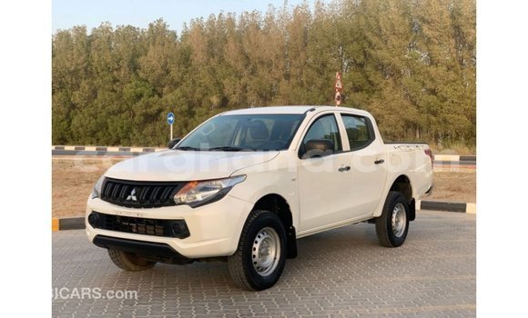 Buy Import Mitsubishi L200 White Car in Import - Dubai in Ashanti Buy Import Mitsubishi L200 White Car in Import - Dubai in Ashanti
