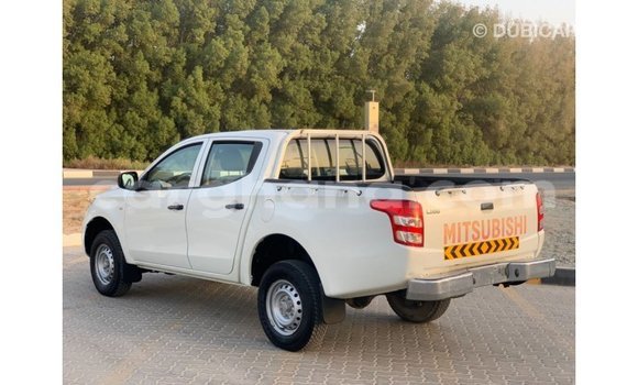 Buy Import Mitsubishi L200 White Car in Import - Dubai in Ashanti Buy Import Mitsubishi L200 White Car in Import - Dubai in Ashanti