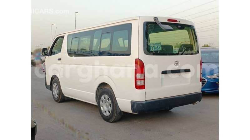 Big with watermark toyota hiace ashanti import dubai 48623