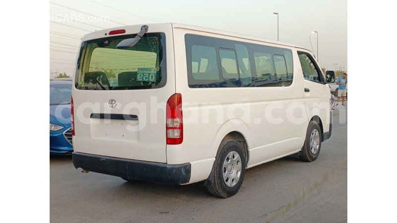 Big with watermark toyota hiace ashanti import dubai 48623